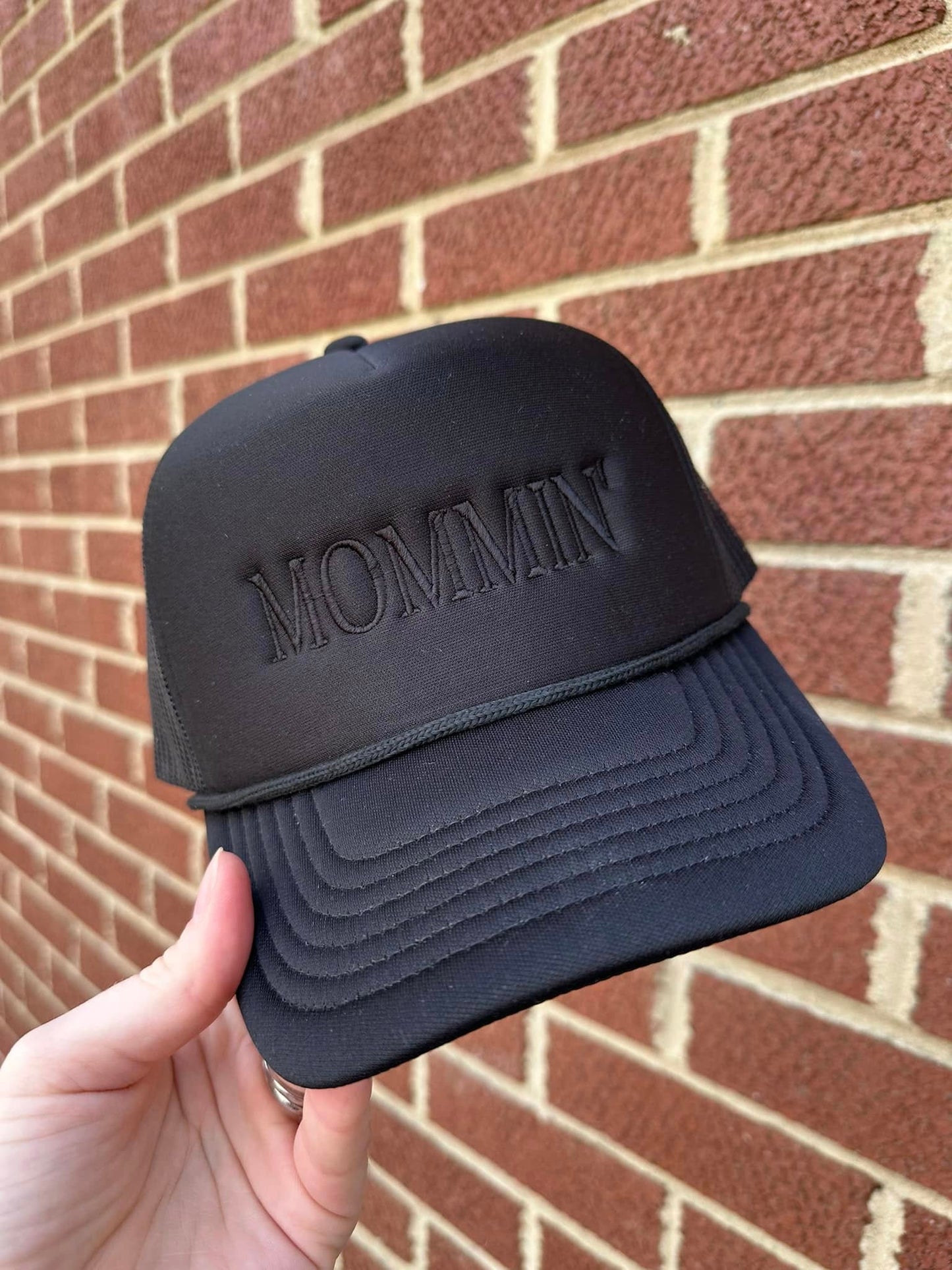 MOMMIN'-Black on Black trucker hat