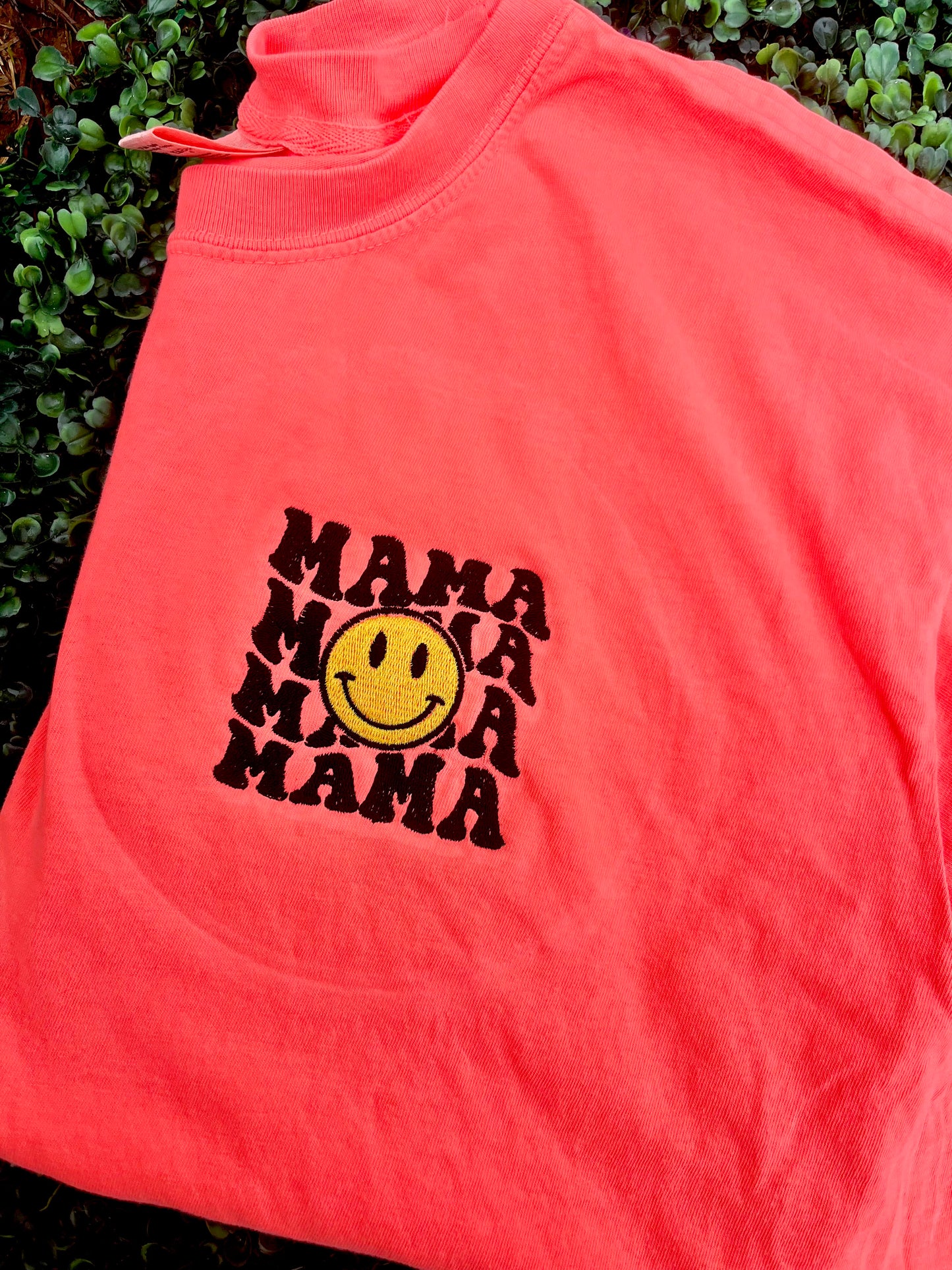 Mama Smiley Tee